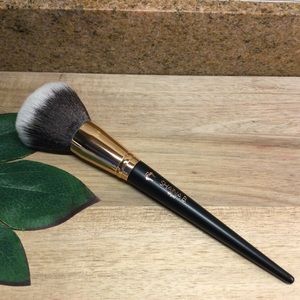 New SHAINA B MIAMI Blush Brush